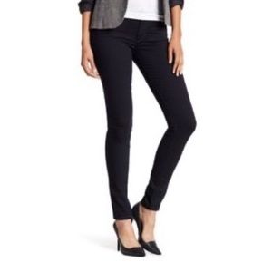 Joe’s Jeans black skinny booty fit. EUC